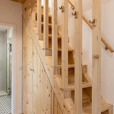 Alvaro's Charming Loft By Mp شقة