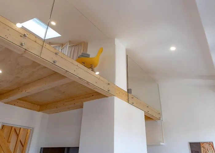 Alvaro's Charming Loft By Mp