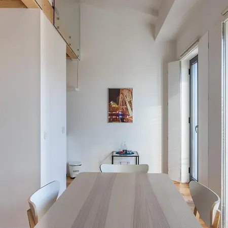 Alvaro's Charming Loft By Mp 아파트 *