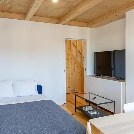 Alvaro's Charming Loft | Ac 아파트 *