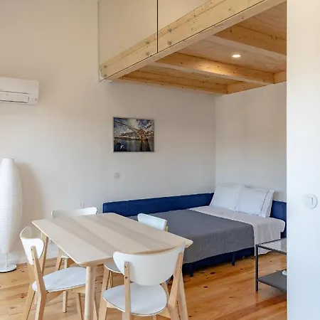 Alvaro's Charming Loft | Ac 빌라노바데가이아
