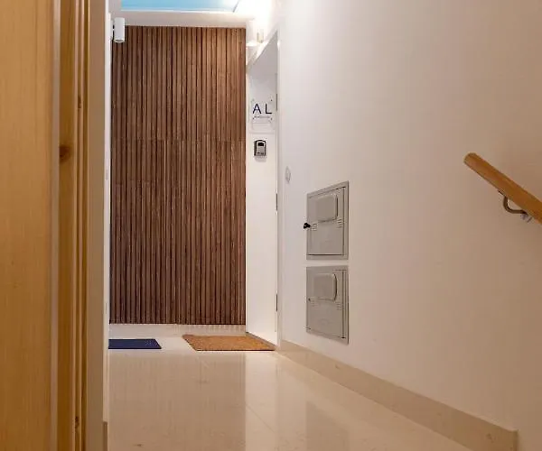 Alvaro's Charming Loft By Mp Apartament *